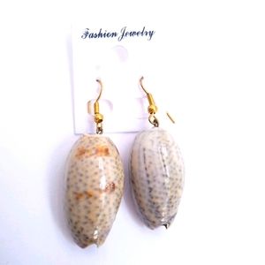 Shell earrings, Cream in color.